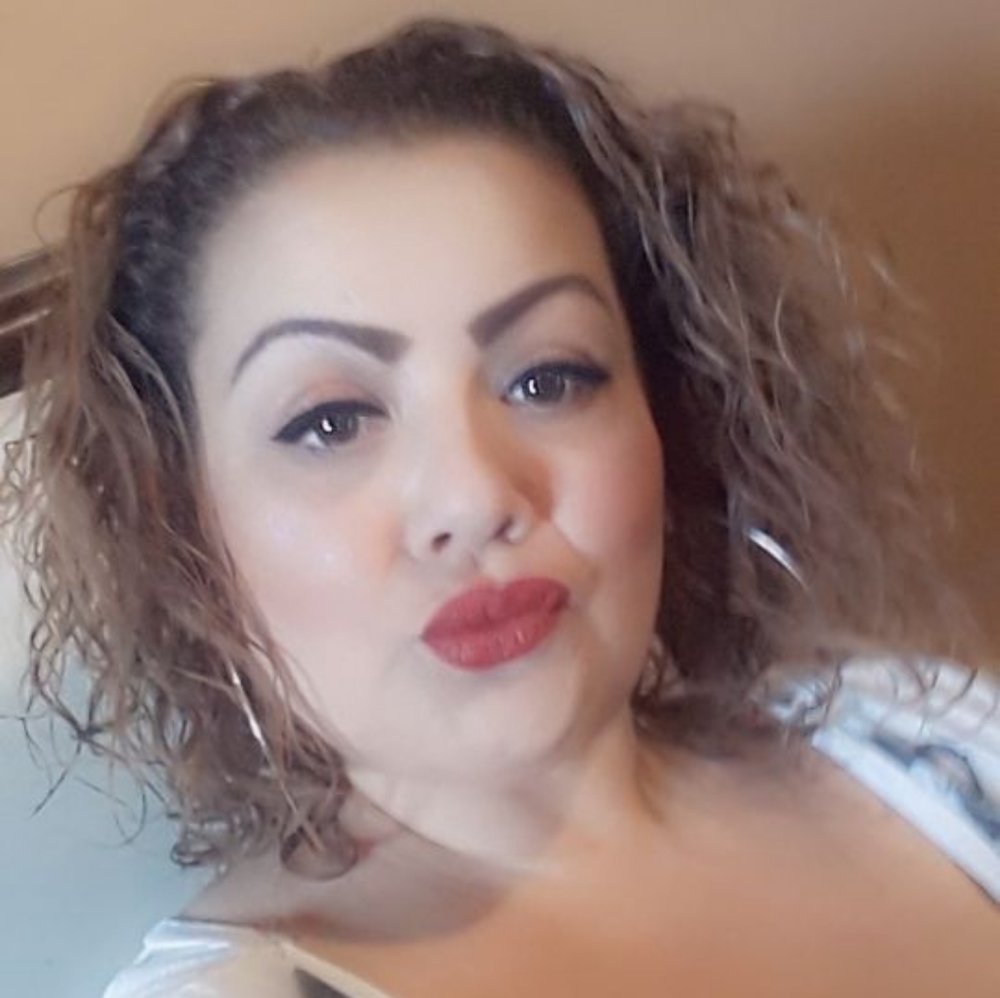 Meet your Posher, Yolanda
